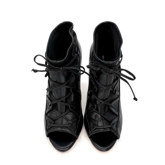 Elie Tahari Orin Heeled Booties Size 6.5 Black Leather Peep Toe Laced EUC - Picture 7 of 13